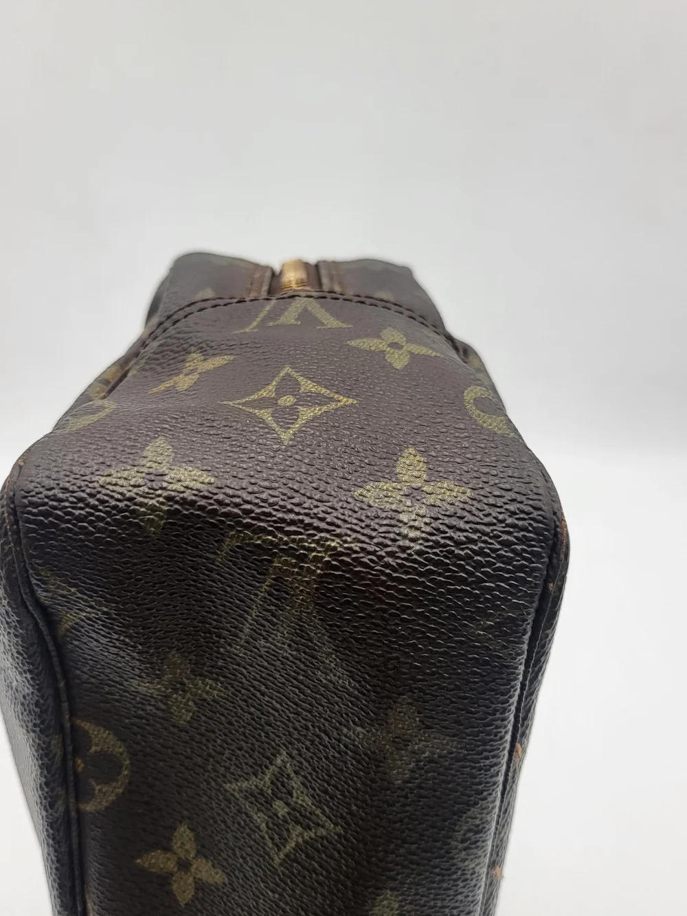 LOUIS VUITTON Monogram Trousse Toilette 28..Authentic Vintage ..